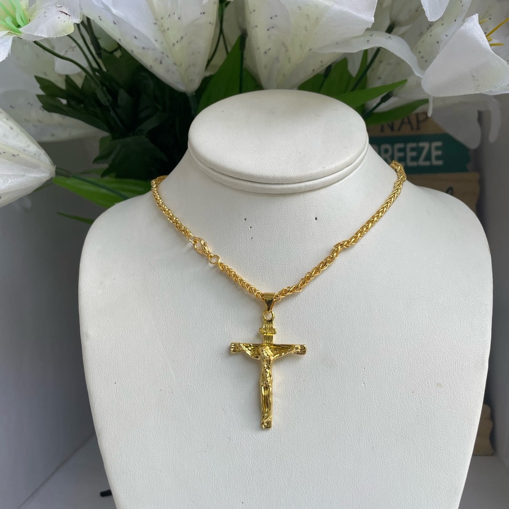CROSS STAINLESS STEEL NECKLACE